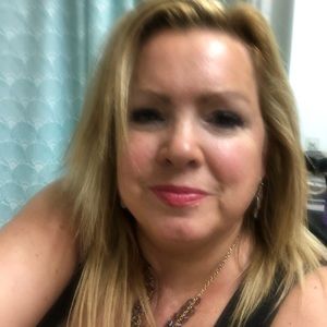 Meet your Posher, Carrie